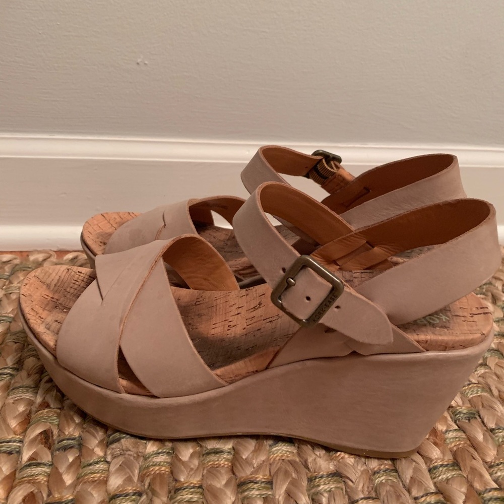 Michael Kors platform sandals. Kork ease.